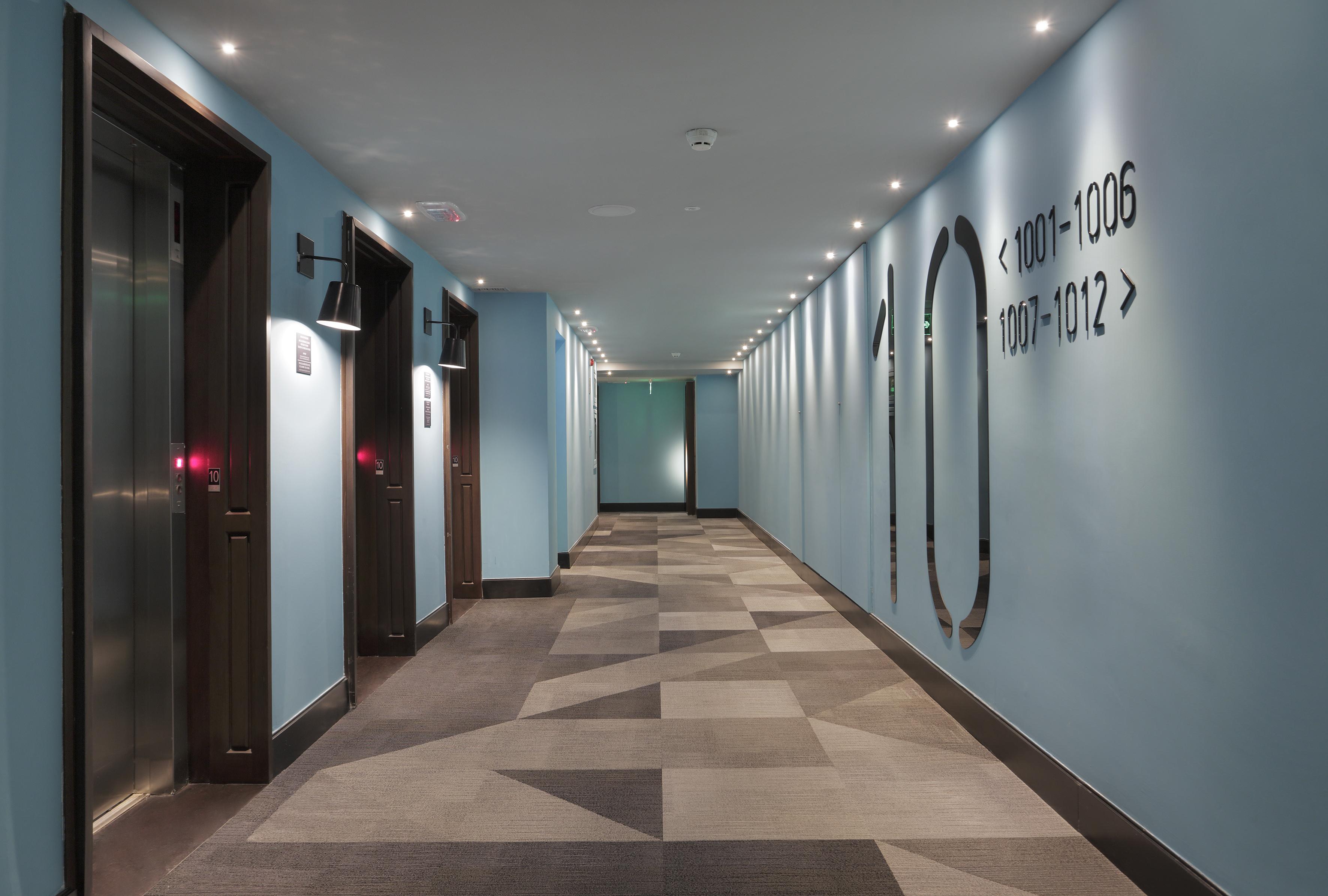 优2里约热内卢因特西迪酒店 外观 照片 A typical hotel corridor